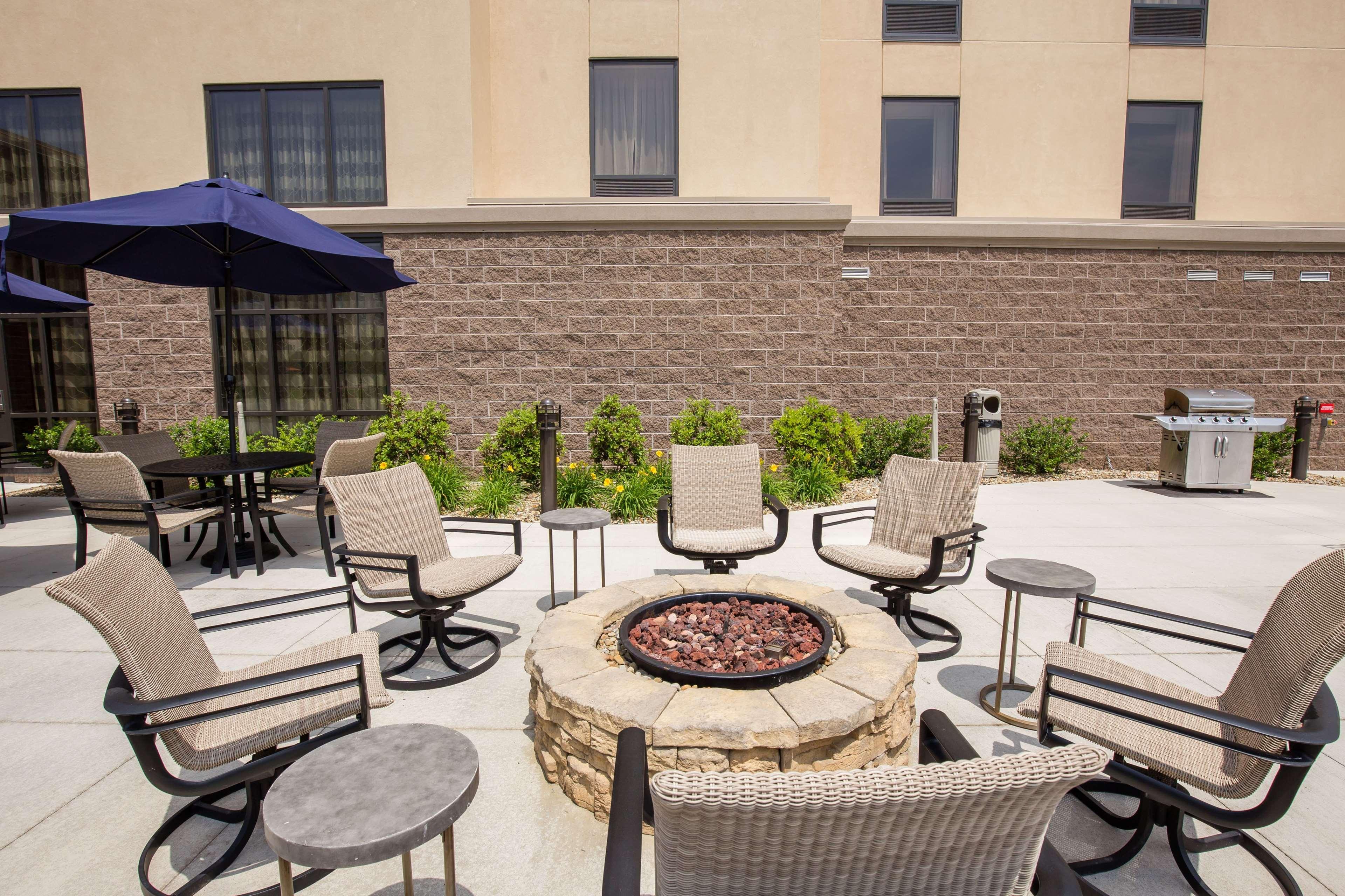 Hampton Inn & Suites - Pittsburgh/Harmarville, Pa Ngoại thất bức ảnh